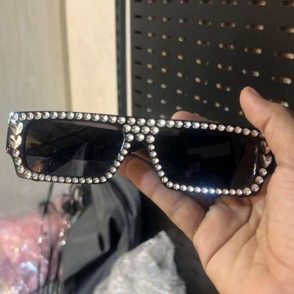 DIAMOND GLASS